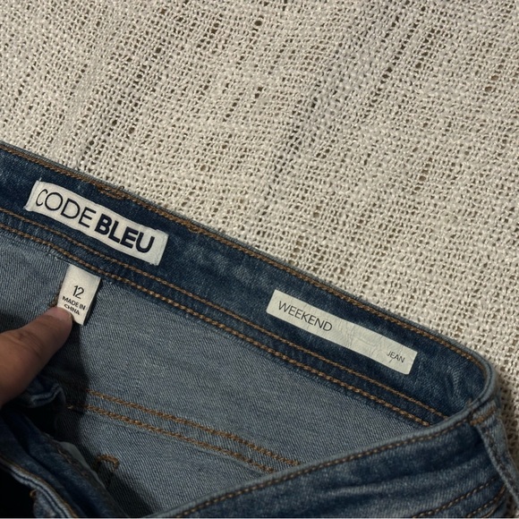 Women’s Code Bleu Jeans - Picture 3 of 5